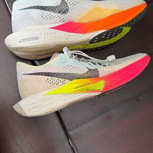 Nike Men’s Vapor fly Athletic Shoes - white, Neon Pink, Neon Yellow